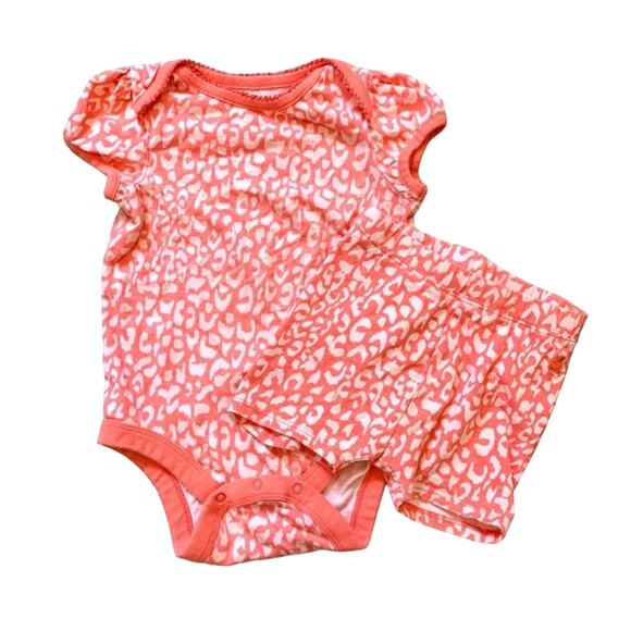 Baby GAP Coral Pink Leopard Onesie and Shorts Matching Set - Picture 1 of 10
